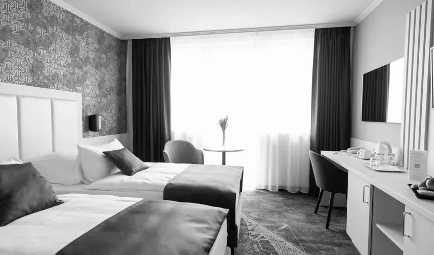 Airport Hotel Budapest Vecs�s - H�sv�t - teljes el�refizet�ssel (min. 2 �j)