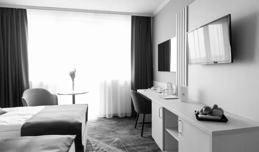 Airport Hotel Budapest Vecs�s - H�sv�t - teljes el�refizet�ssel (min. 2 �j)