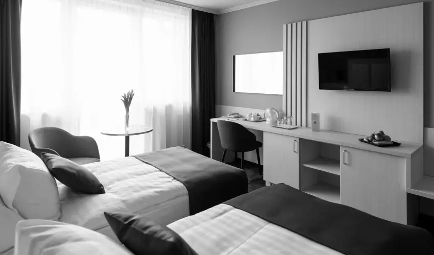 Airport Hotel Budapest Vecs�s - H�sv�t - teljes el�refizet�ssel (min. 2 �j)