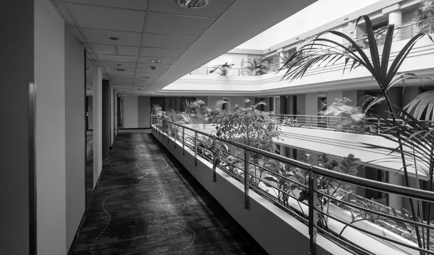 Airport Hotel Budapest Vecs�s - H�sv�t - teljes el�refizet�ssel (min. 2 �j)