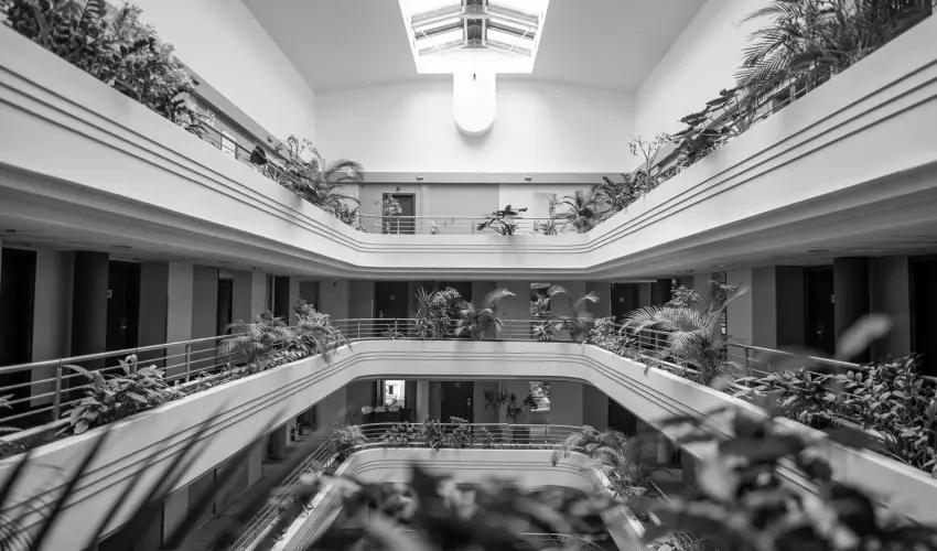 Airport Hotel Budapest Vecs�s - H�sv�t - teljes el�refizet�ssel (min. 2 �j)