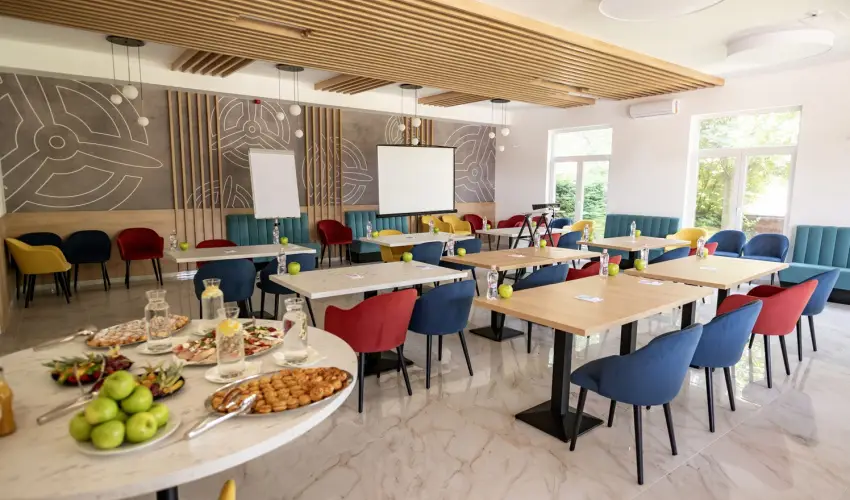 Airport Hotel Budapest Vecss - Hsvt - teljes elrefizetssel (min. 3 j)