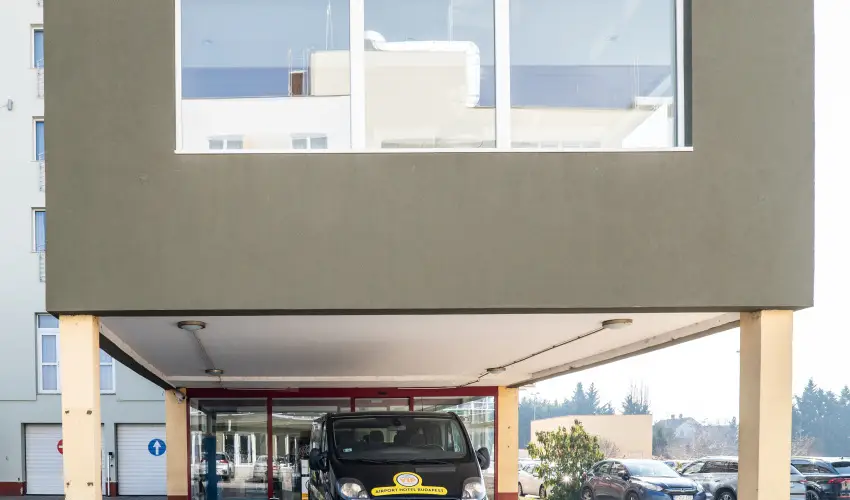 Airport Hotel Budapest Vecss - Hsvt - teljes elrefizetssel (min. 3 j)