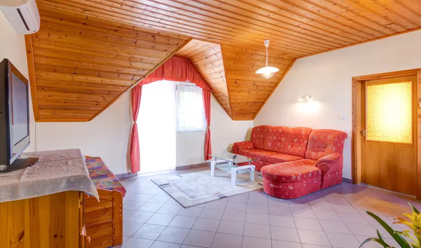 Andrea Villa Hvz - Hsvt (min. 2 j)