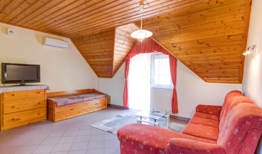 Andrea Villa Hvz - Hsvt (min. 2 j)