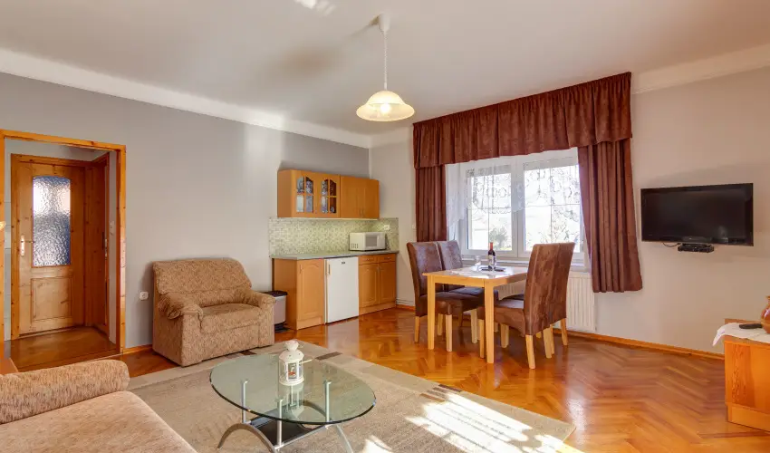 Andrea Villa Hvz - Hsvt (min. 2 j)