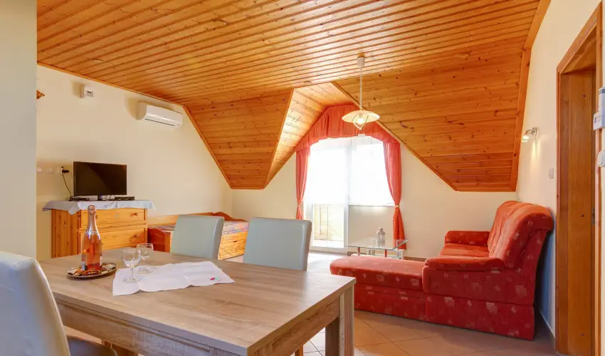 Andrea Villa Hvz - Hsvt (min. 2 j)