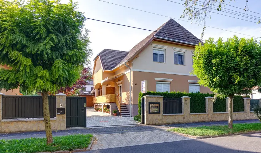 Andrea Villa Hvz - Hsvt (min. 2 j)