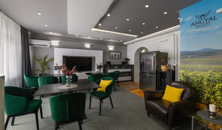 Angyal Panzi� Hajd�szoboszl� - H�sv�t (min. 2 �j)