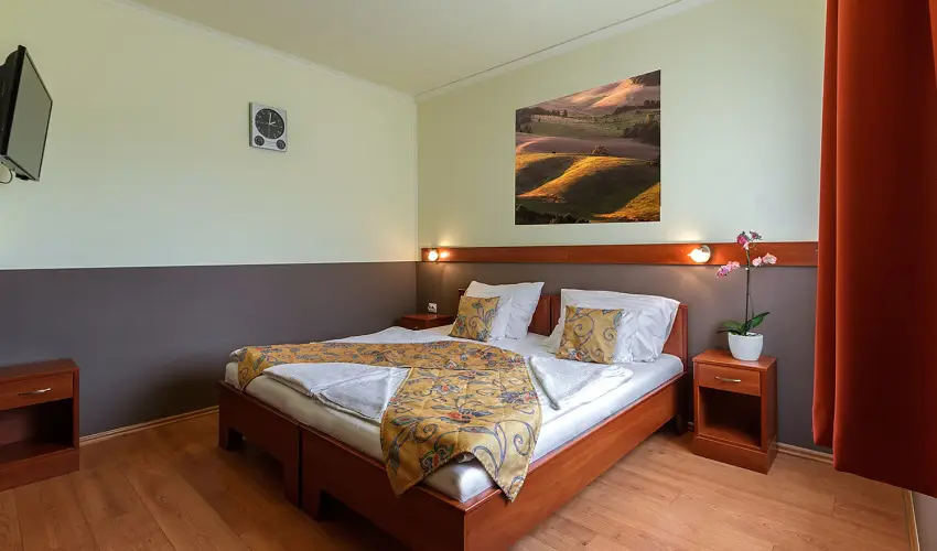 Aranypatk� Panzi� Gy�r�jbar�t - H�sv�t