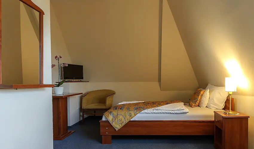 Aranypatk� Panzi� Gy�r�jbar�t - H�sv�t