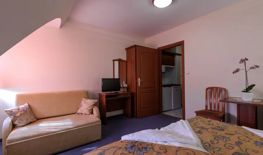 Aranypatk� Panzi� Gy�r�jbar�t - H�sv�t