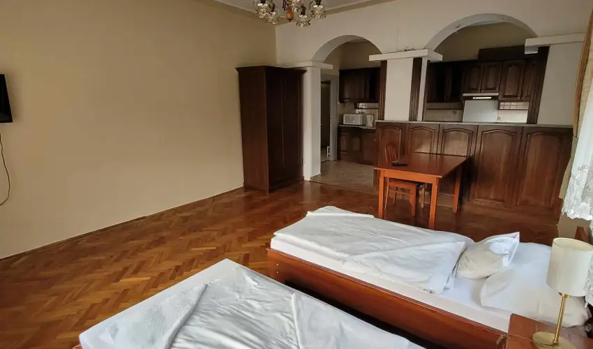 Aranypatk� Panzi� Gy�r�jbar�t - H�sv�t