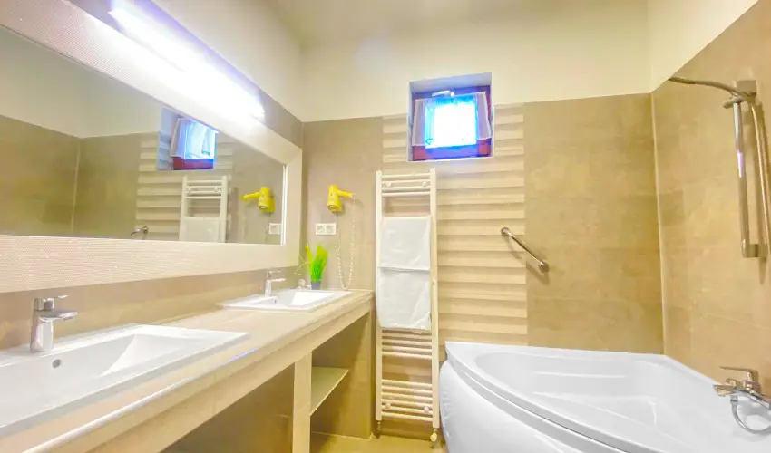 Bajor Panzió Aparthotel Bük, Bükfürdő - Húsvét