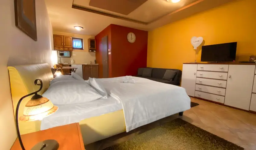 Bajor Panzió Aparthotel Bük, Bükfürdő - Húsvét