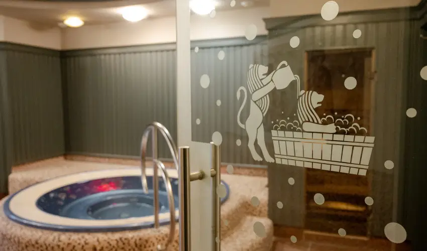 Barka Galria Hotel s tterem Tllya - Hsvt