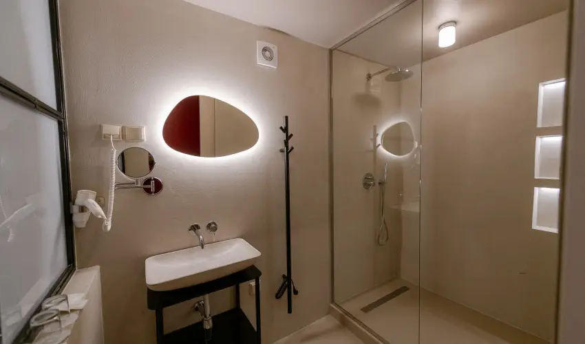 Barka Galria Hotel s tterem Tllya - Hsvt