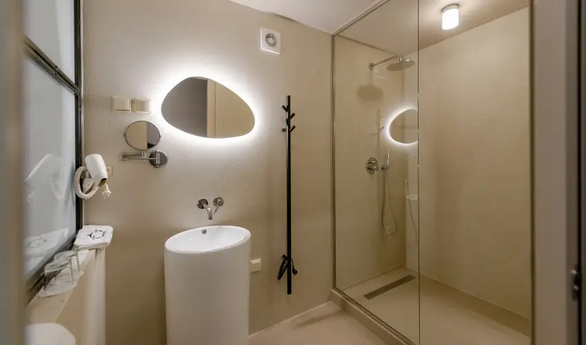 Barka Galria Hotel s tterem Tllya - Hsvt