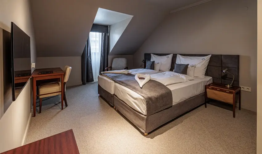 Barka Galria Hotel s tterem Tllya - Hsvt