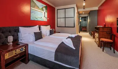 Barka Galria Hotel s tterem Tllya