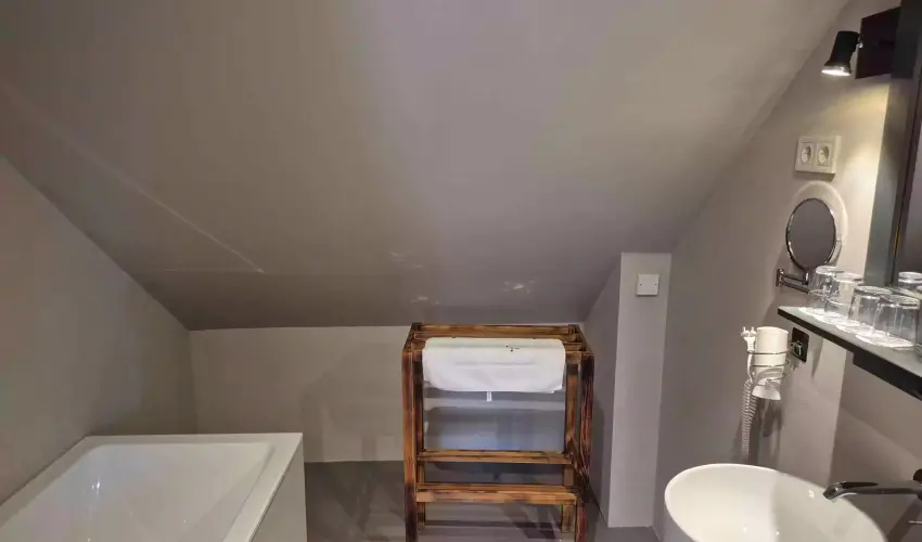 Barka Galria Hotel s tterem Tllya - Hsvt