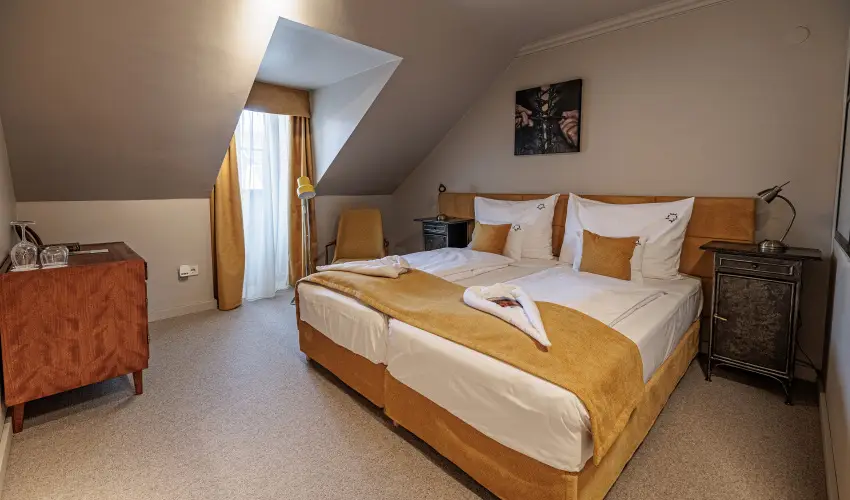 Barka Galria Hotel s tterem Tllya - Hsvt