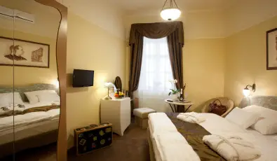 Barokk Hotel Promend Gyr