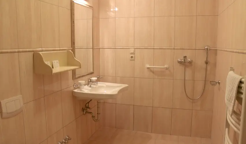 Bazilika alatti Panzi Esztergom - Hsvt 