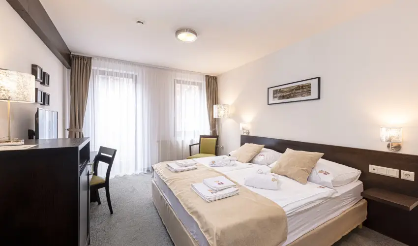 Bazilika alatti Panzi Esztergom - Hsvt 