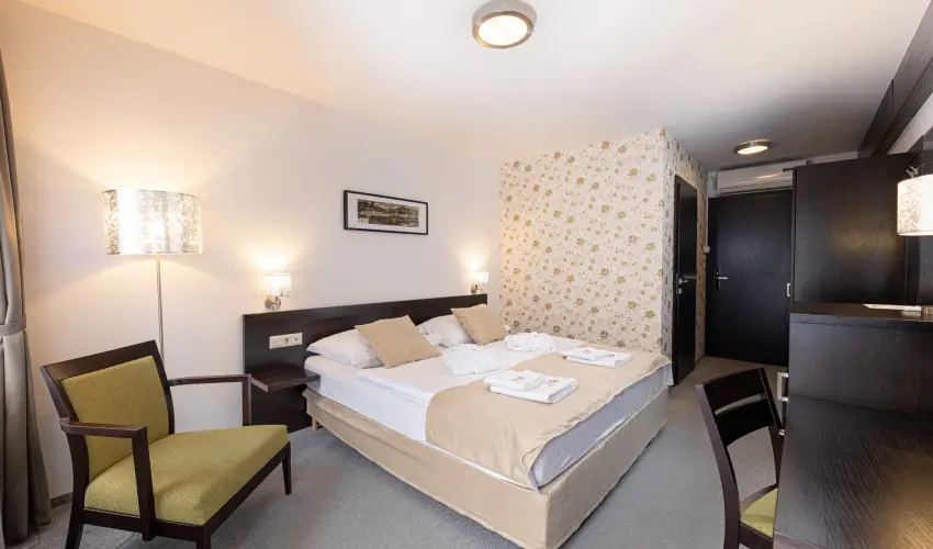 Bazilika alatti Panzi Esztergom - Hsvt 