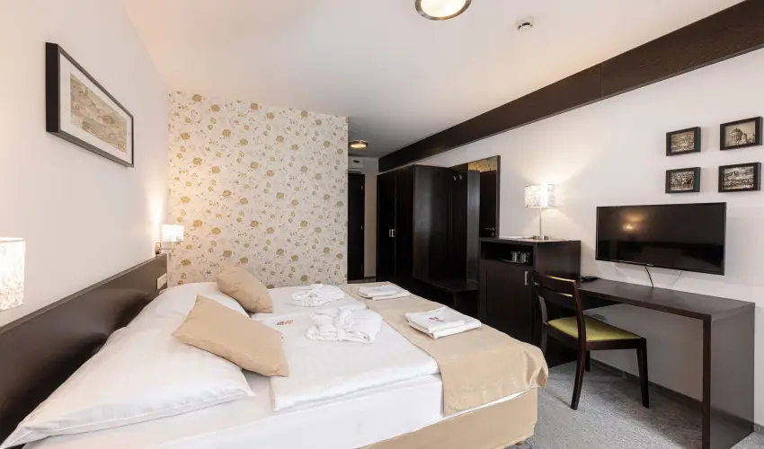 Bazilika alatti Panzi Esztergom - Hsvt 