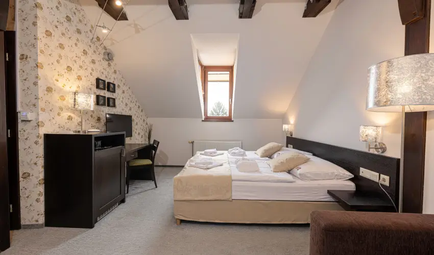 Bazilika alatti Panzi Esztergom - Hsvt 