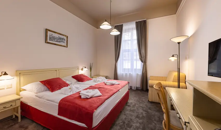 Bazilika alatti Panzi Esztergom - Hsvt 