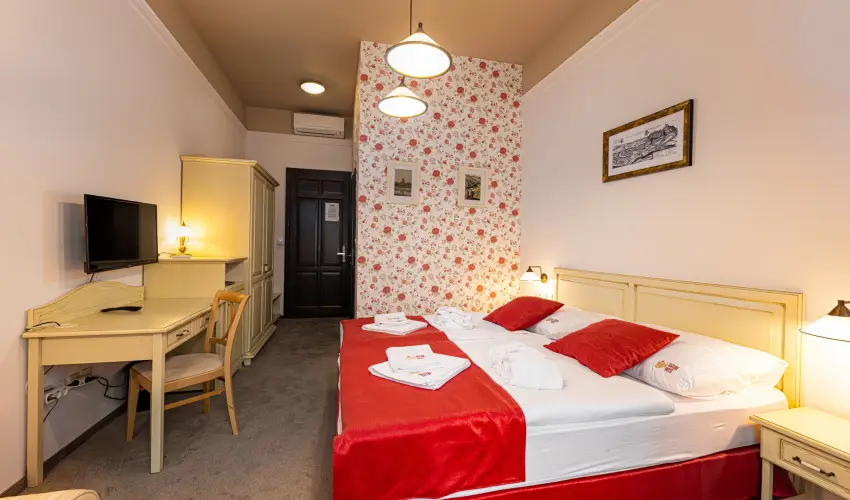 Bazilika alatti Panzi Esztergom - Hsvt 