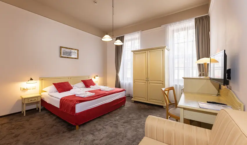 Bazilika alatti Panzi Esztergom - Hsvt 