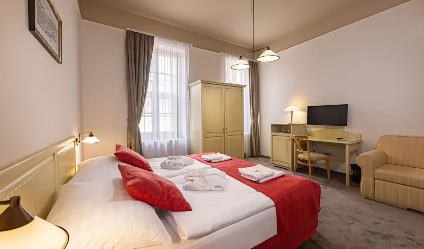 Bazilika alatti Panzi Esztergom - Hsvt 