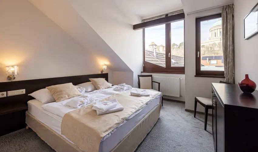 Bazilika alatti Panzi Esztergom - Hsvt 