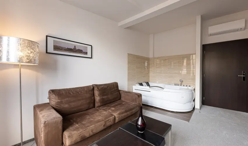 Bazilika alatti Panzi Esztergom - Hsvt 