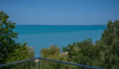 BJ81 Suite Hotel Sifok