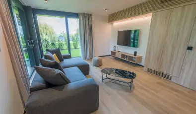 BJ81 Suite Hotel Sifok