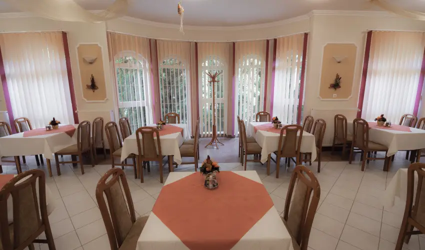 Boglrka Panzi-tterem  Mezkvesd - Hsvt (min. 2 j)