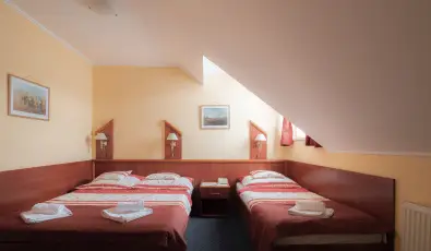 Boglrka Panzi-tterem  Mezkvesd