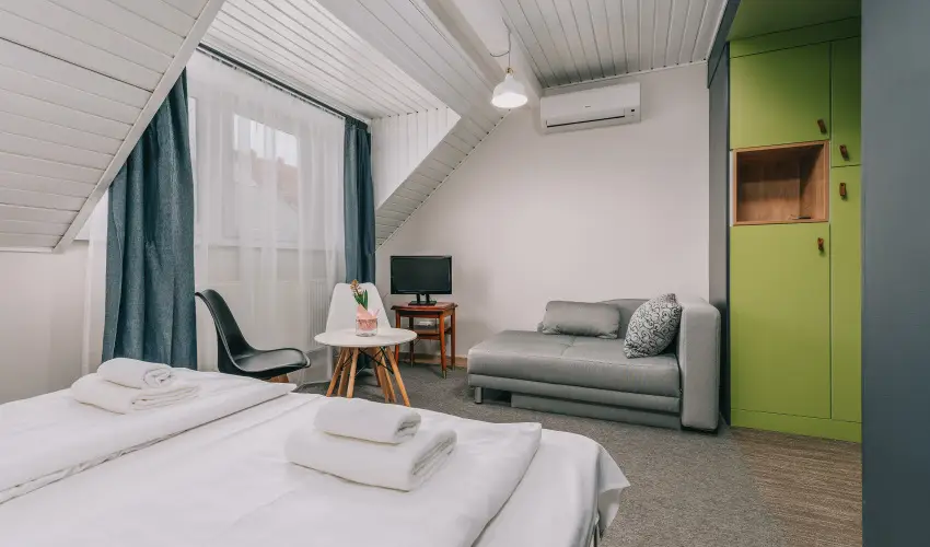 Borbartok Panzi Badacsonytomaj - Hsvt (min. 2 j)