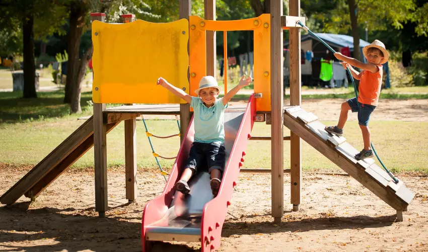 Cegldfrd Apartmanpark s Kemping Cegld - Hsvt (min. 2 j)