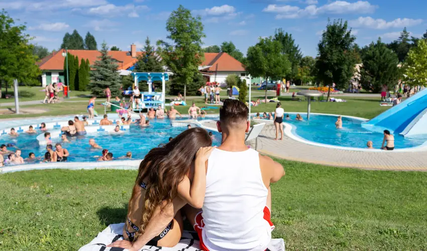 Cegldfrd Apartmanpark s Kemping Cegld - Hsvt (min. 2 j)