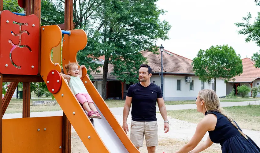 Cegldfrd Apartmanpark s Kemping Cegld - Hsvt (min. 2 j)