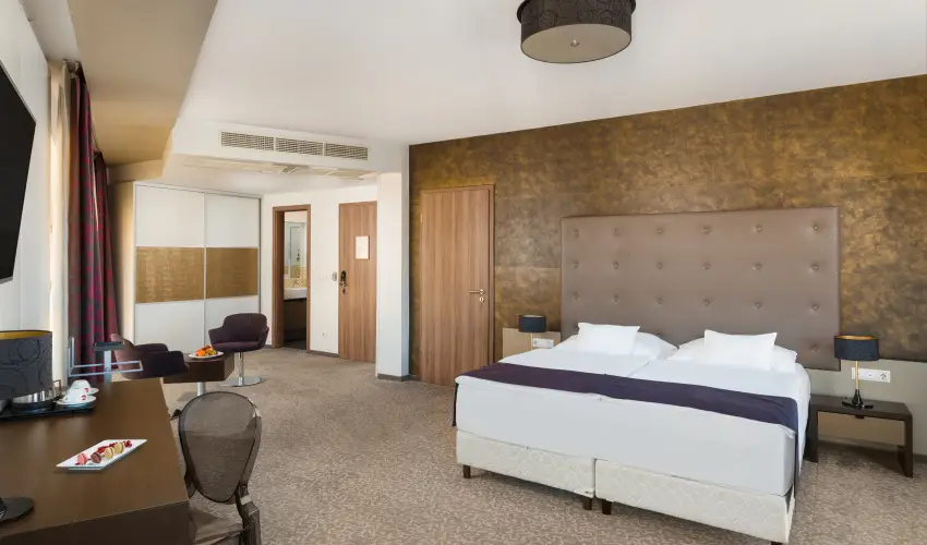 Corso Hotel Pcs Pcs - Hsvt - teljes elrefizetssel