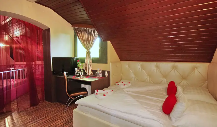 Corvin Hotel Gyula - Hsvt (min. 3 j)