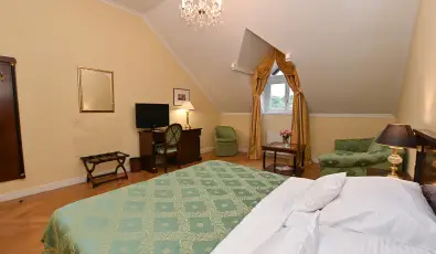 gr�f Degenfeld Kast�lysz�ll� Tarcal