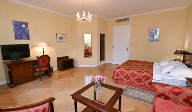 gr�f Degenfeld Kast�lysz�ll� Tarcal